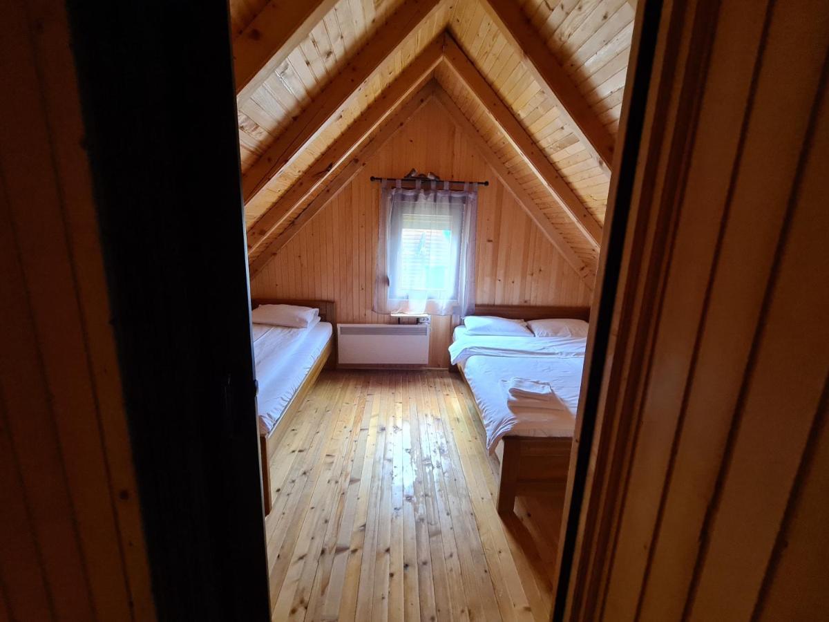 Chalet Black Pine *
